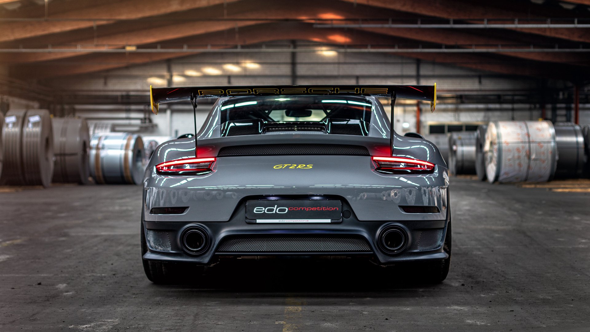 《跨国大战一触即发：国际电竞舞台的激烈对抗》，跨国电竞物流